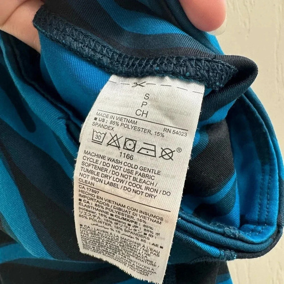 Old Navy Active Go-Dry Leggings Blue Army Print - Picture 5 of 6